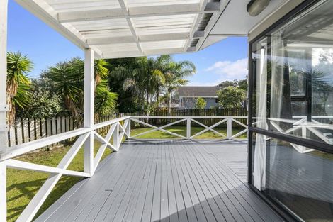 Photo of property in 81 Santiago Crescent, Unsworth Heights, Auckland, 0632