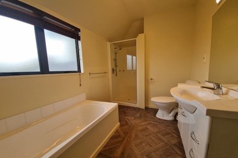 Photo of property in 102 Roberta Drive, Somerfield, Christchurch, 8024