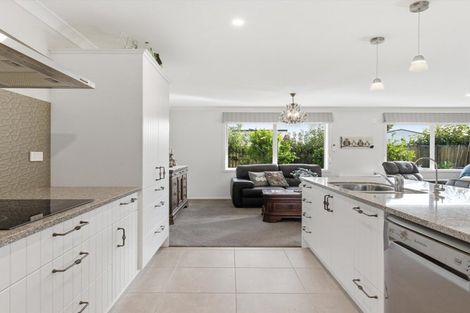 Photo of property in 11 Allington Place, Bethlehem, Tauranga, 3110