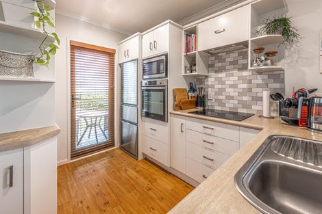 Photo of property in 22 Lakeridge Close, Rangatira Park, Taupo, 3330