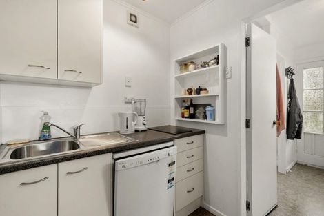 Photo of property in 192 Melbourne Road, Island Bay, Wellington, 6023