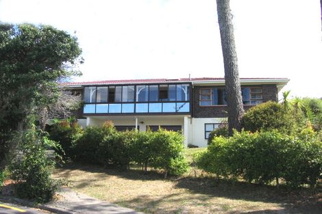 Photo of property in 2 Dalmeny Close, Murrays Bay, Auckland, 0630