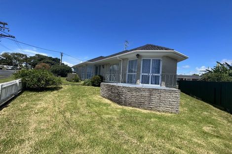 Photo of property in 2/5 Fenwick Avenue, Milford, Auckland, 0620