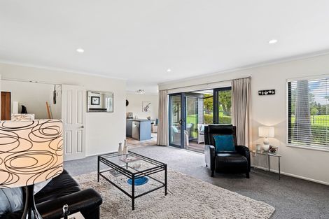 Photo of property in 12 Fearnley Grove, Albany, Auckland, 0632