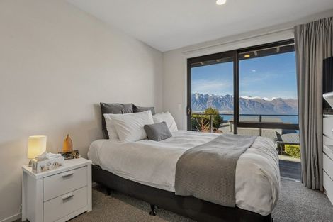 Photo of property in 54c Wynyard Crescent, Fernhill, Queenstown, 9300