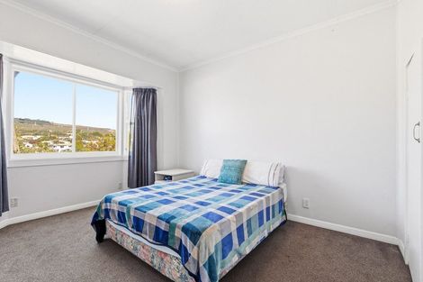 Photo of property in 15 Romney Square, Tawa, Wellington, 5028