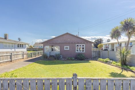 Photo of property in 160 Puriri Street, Castlecliff, Whanganui, 4501