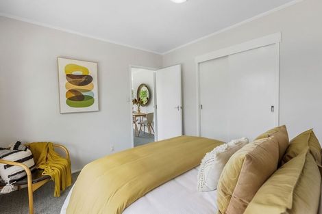 Photo of property in 1/6 Segedin Place, Glenfield, Auckland, 0629