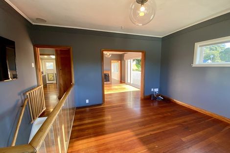 Photo of property in 112 Eden Street, Island Bay, Wellington, 6023