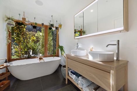 Photo of property in 42 Tui Drive, Mount Creighton, Queenstown, 9371