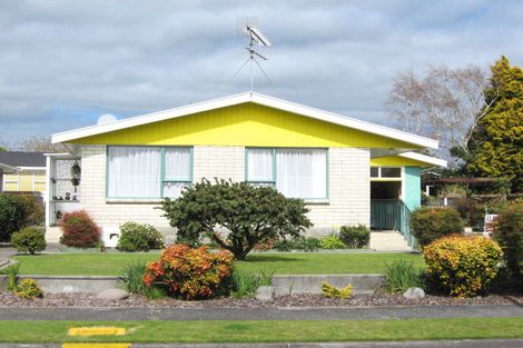 Photo of property in 6 Hawea Street, Merrilands, New Plymouth, 4312