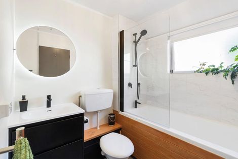 Photo of property in 8/65 Rangatira Road, Beach Haven, Auckland, 0626