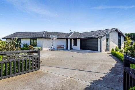 Photo of property in 1 Larlin Drive, Hawera, 4675