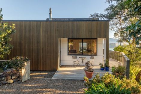 Photo of property in 4 James Drive, Diamond Harbour,  8971