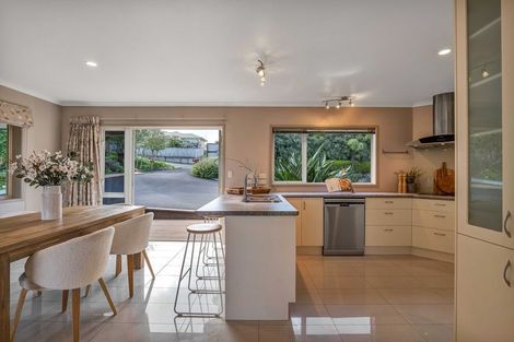 Photo of property in 6c Highfield Place, Highlands Park, New Plymouth, 4312