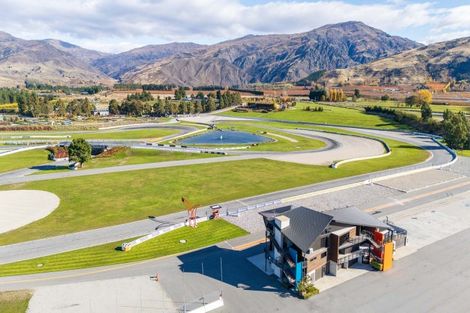 Photo of property in 8 Silverstone Drive, Cromwell, 9384