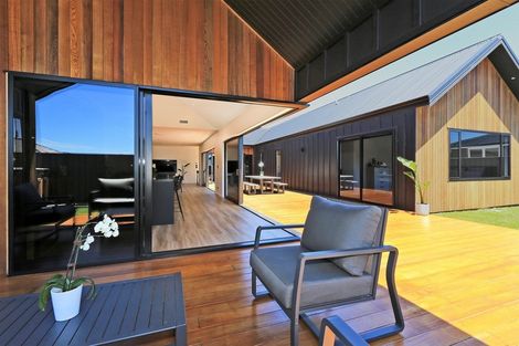 Photo of property in 27 Gee Place, Taradale, Napier, 4112