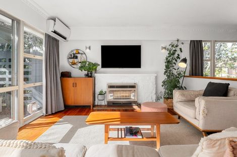 Photo of property in 37 Sandwich Road, St Andrews, Hamilton, 3200