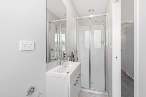 Photo of property in 8/3 Fairdale Place, Birkdale, Auckland, 0626