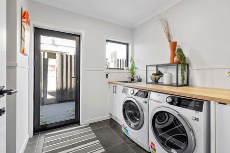 Photo of property in 150b Oceanbeach Road, Mount Maunganui, 3116