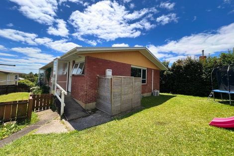 Photo of property in 2/4 Illana Place, Ranui, Auckland, 0612