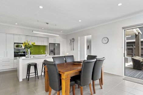 Photo of property in 11 Oriental Parade, Papamoa Beach, Papamoa, 3118