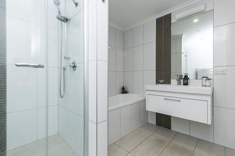Photo of property in Bellagio Apartments, 10e/39 Taranaki Street, Te Aro, Wellington, 6011