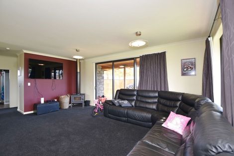 Photo of property in 176 Seaward Road, Edendale, 9825