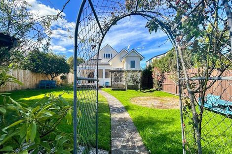 Photo of property in 33 Churchill Road, Cockle Bay, Auckland, 2014
