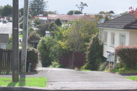 Photo of property in 2/16 Evans Road, Glen Eden, Auckland, 0602
