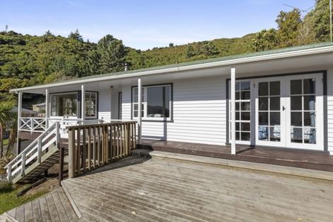 Photo of property in 17 Holmes Grove, Naenae, Lower Hutt, 5011
