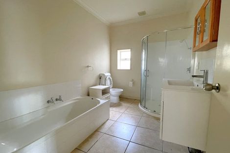 Photo of property in 539-541 Featherston Street, Roslyn, Palmerston North, 4414