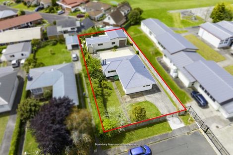 Photo of property in 30 Ozich Avenue, Te Atatu South, Auckland, 0610