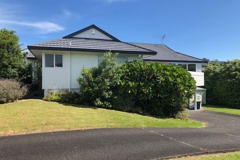 Photo of property in 35 Rifleman Rise, Unsworth Heights, Auckland, 0632