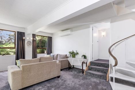 Photo of property in 41 Valley View Road, Glenfield, Auckland, 0629