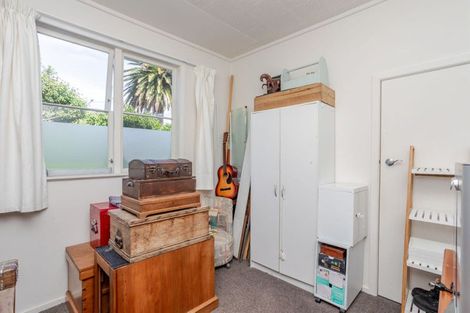 Photo of property in 28 Fox Street, Woodville, 4920