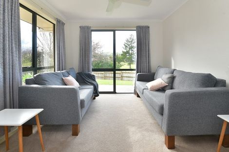 Photo of property in 30 Cabeleigh Drive, Helensville, 0800