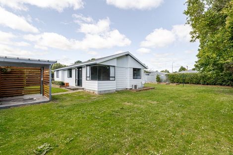 Photo of property in 30 Peppertree Glade, Kelvin Grove, Palmerston North, 4414