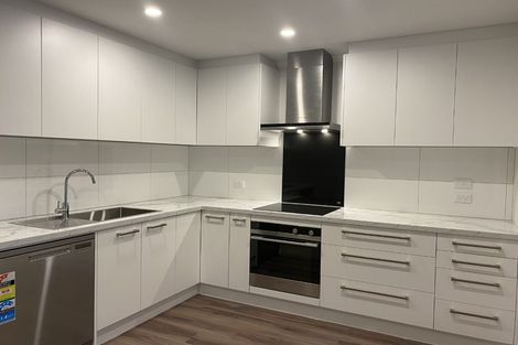 Photo of property in 5b Grumman Lane, Newlands, Wellington, 6037