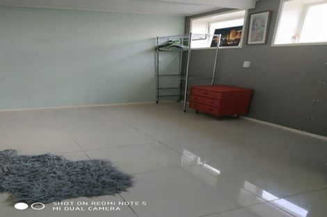 Photo of property in 28 Rotoiti Avenue, Pakuranga Heights, Auckland, 2010