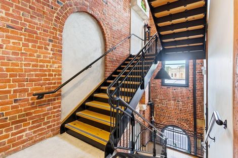 Photo of property in 4/5 Jetty Street, Dunedin Central, Dunedin, 9016