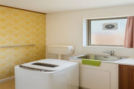 Photo of property in 118 Pupuke Road, Hillcrest, Auckland, 0627