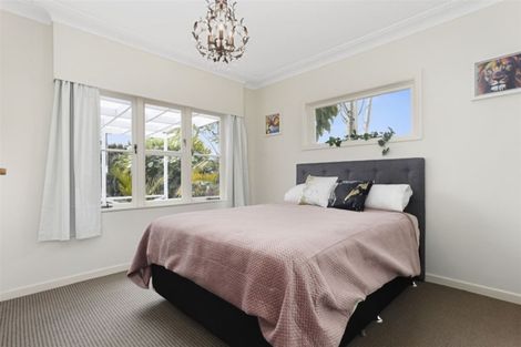 Photo of property in 82 Taikata Road, Te Atatu Peninsula, Auckland, 0610