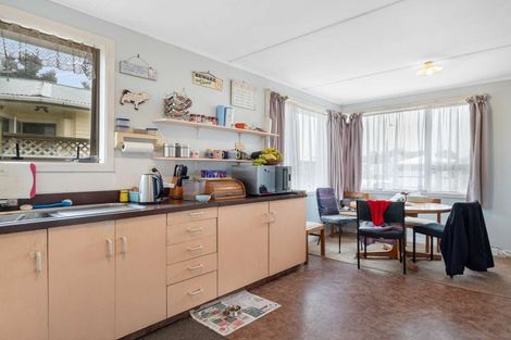 Photo of property in 14 Tainui Street, Castlecliff, Whanganui, 4501