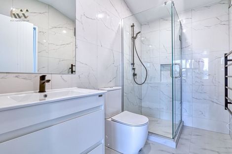 Photo of property in 2/14 Kerswill Place, Pakuranga, Auckland, 2010