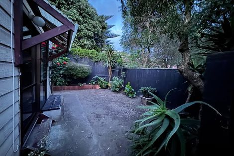 Photo of property in 4/110 Freyberg Street, Lyall Bay, Wellington, 6022