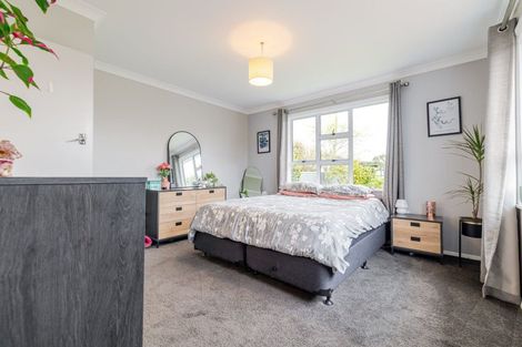 Photo of property in 4 Eton Place, Terrace End, Palmerston North, 4410