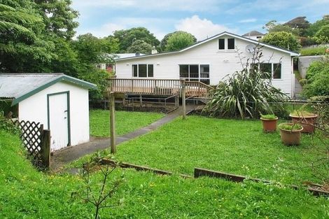 Photo of property in 28 Lincoln Avenue, Tawa, Wellington, 5028