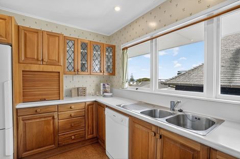 Photo of property in 2/33 Gulf View Road, Murrays Bay, Auckland, 0630