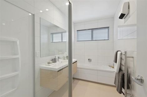 Photo of property in 23 Waituarua Drive, Takanini, 2112